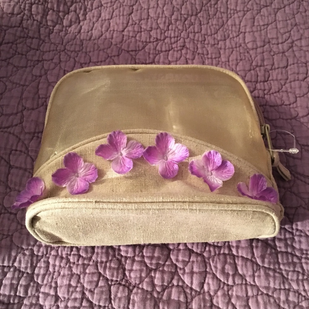Accessory / makeup case